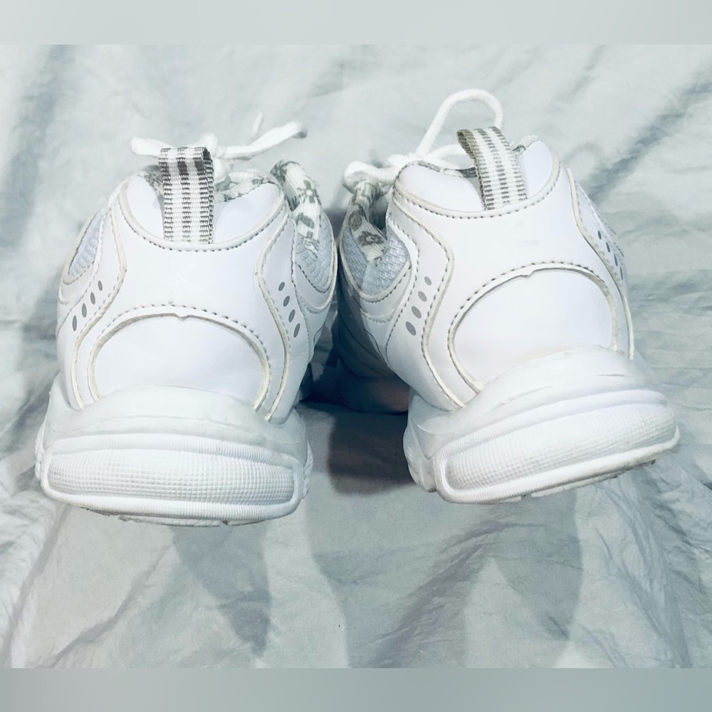 DANSKIN NOW girls/ladies white sneakers size 4 EUC - Picture 8 of 11